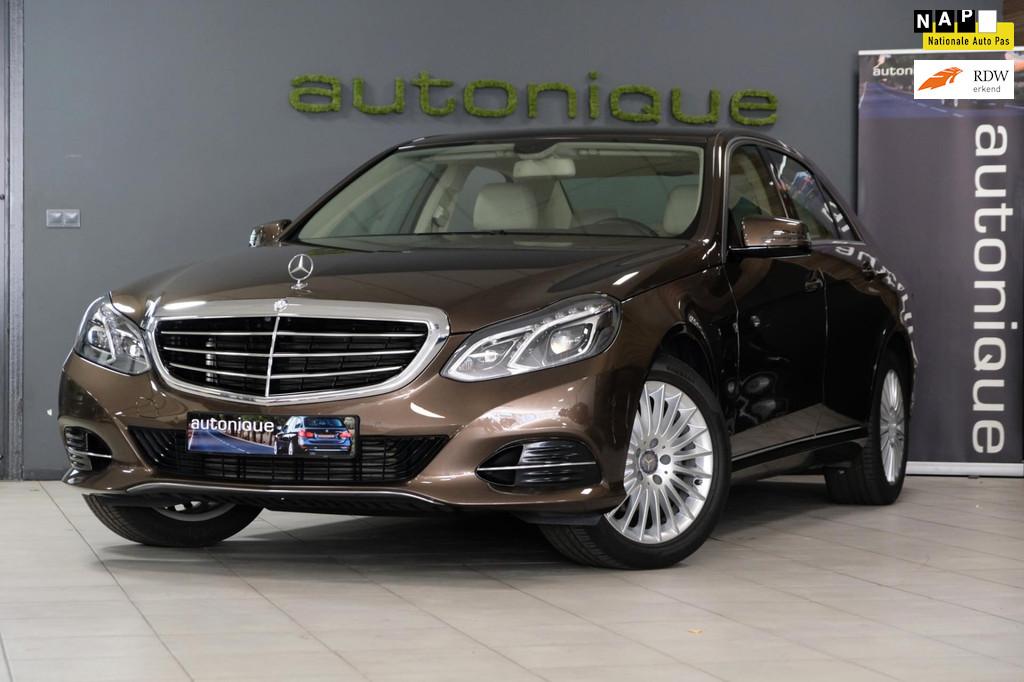 Mercedes-Benz E-klasse 200 |UNIEK 41.137km| 1e EIG NIEUWWAAR, Auto's, Mercedes-Benz, Achterwielaandrijving, Gebruikt, Beige, 4 cilinders