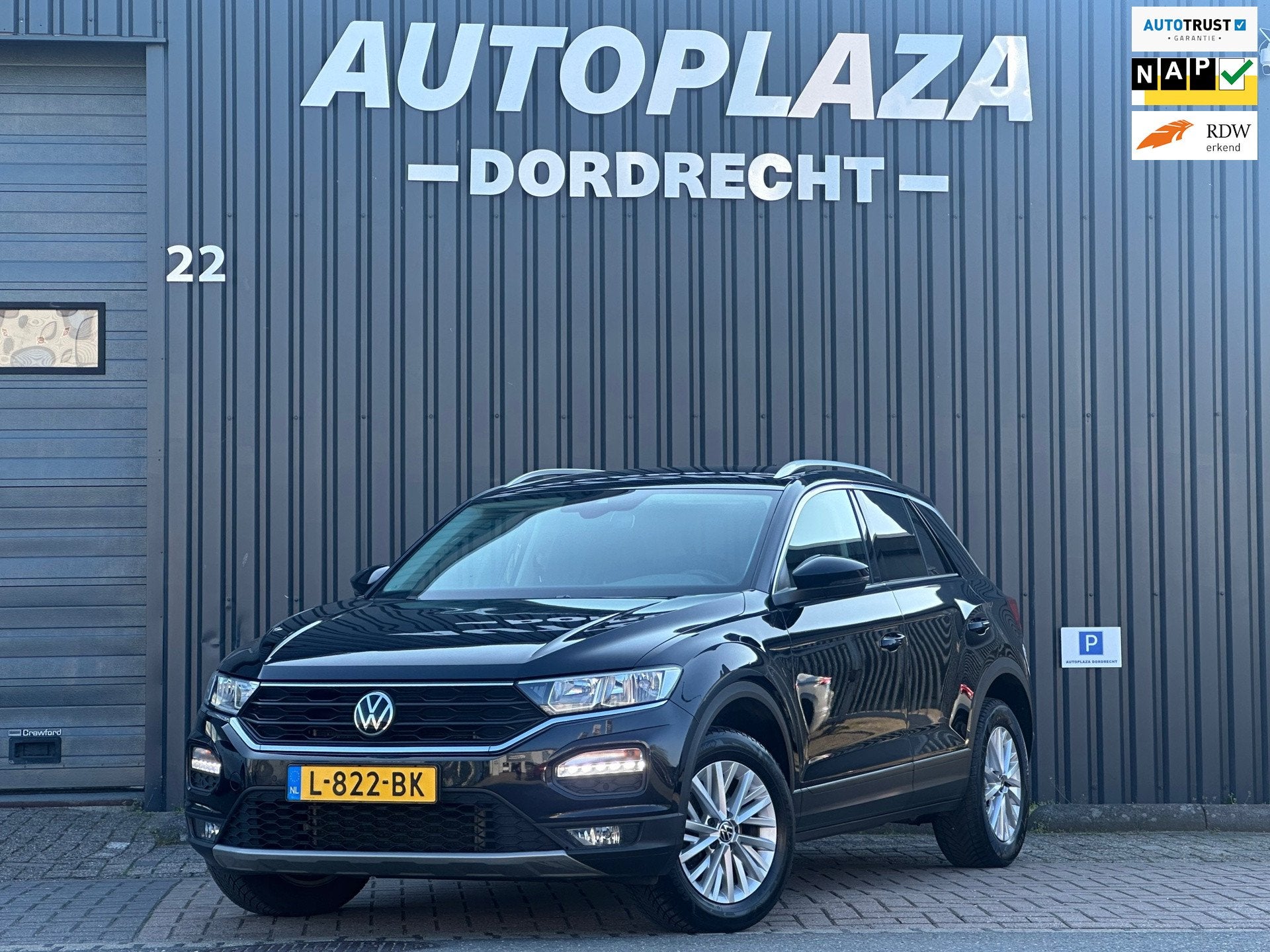 Volkswagen T-Roc 1.0 TSI Style Business TREKHAAK| ACC|CARPLA, Auto's, Volkswagen, Stof, Gebruikt, Euro 6, 1194 kg