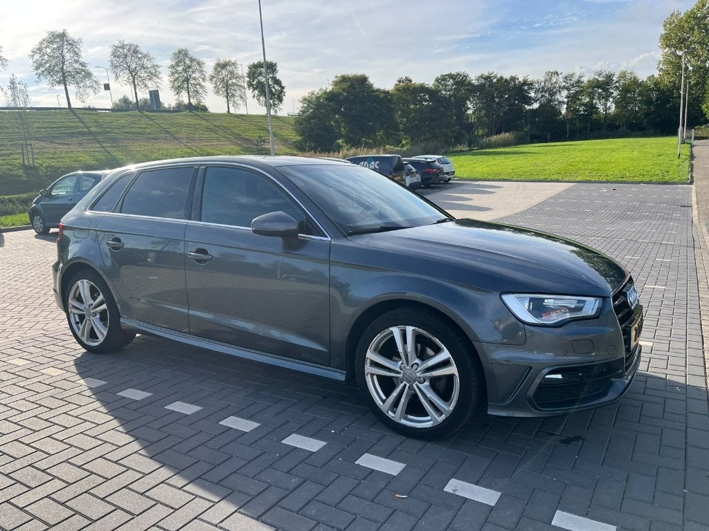 Audi A3 1.4TFSI G-tron 81KW SB S-tro 2014 Grijs, Auto's, Zwart, 4 cilinders, Leder en Stof, Origineel Nederlands