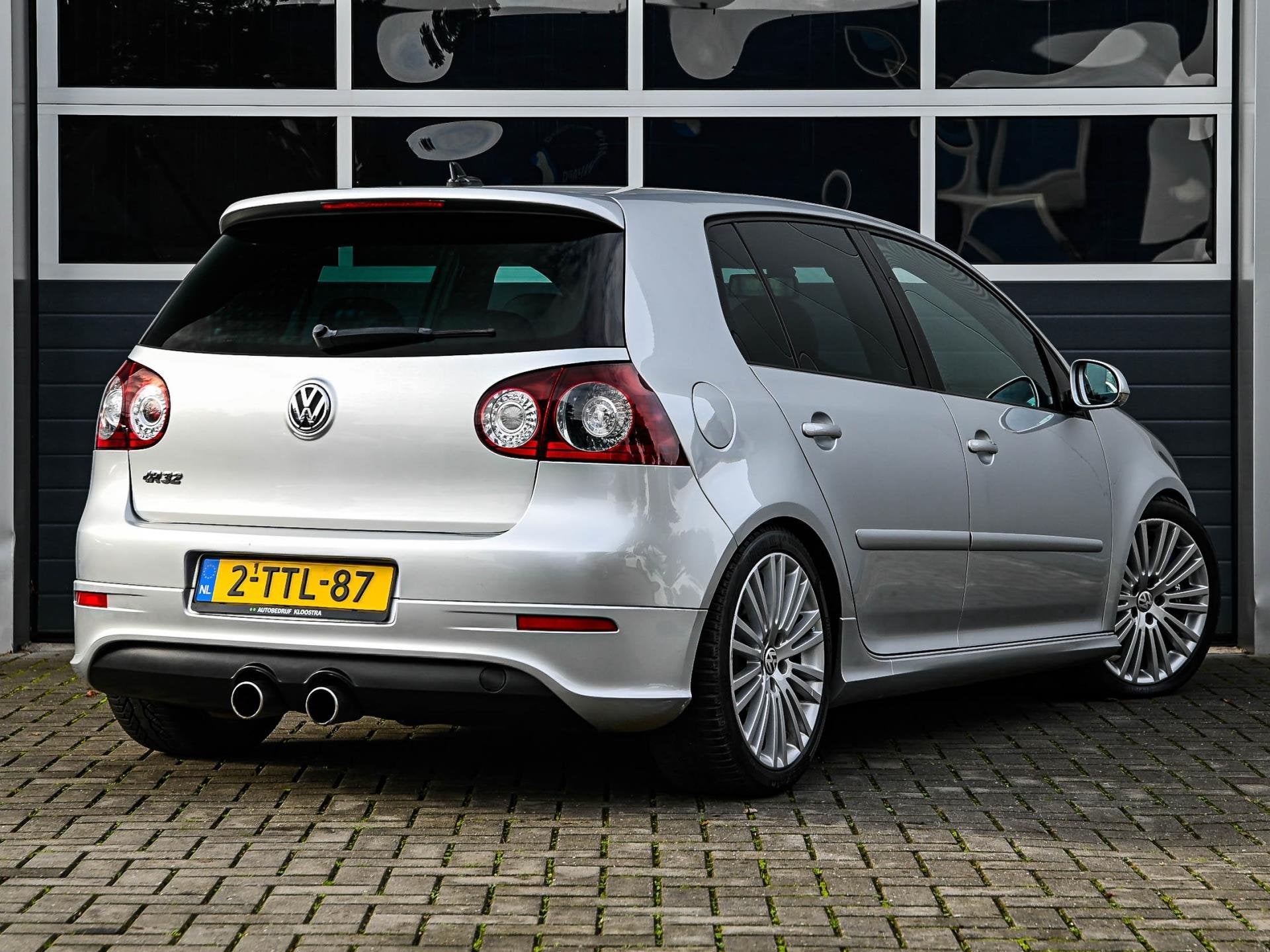 Volkswagen Golf 3.2 R32 DSG | Leder | Xenon | Navi | Climate, Auto's, Automaat, Gebruikt, Zwart, 3189 cc