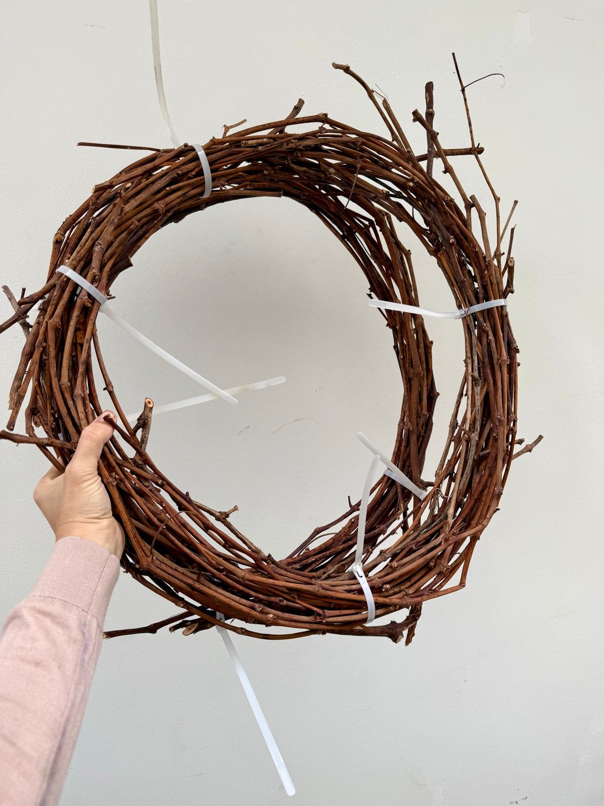 Twee takkenkransen van grapewood - 50 cm, Ophalen of Verzenden, Nieuw, Krans, Natuurlijk materiaal