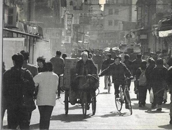 Aart Kooij Faces of Shanghai, Ophalen of Verzenden, Zo goed als nieuw, Fotografen
