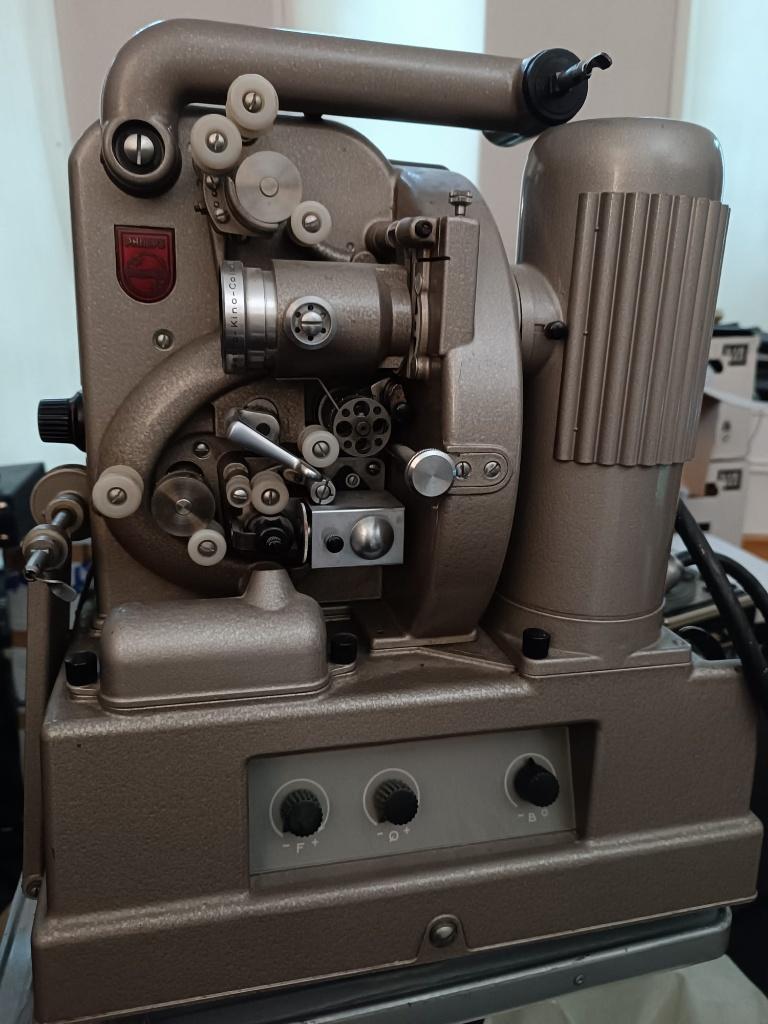 Philips EL 5001 16mm Filmprojector 1958, Verzamelen, Fotografica en Filmapparatuur, Ophalen of Verzenden, 1940 tot 1960