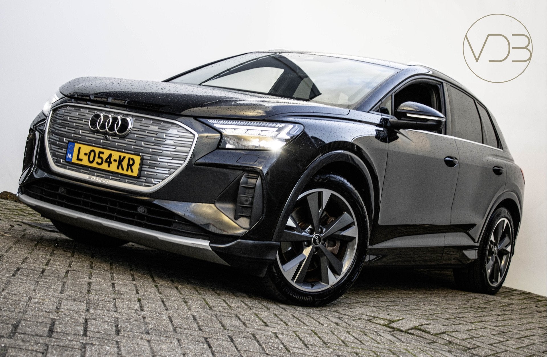 Audi Q4 e-tron 40 SOH 90,2% Launch edition Advanced CAMERA T, Auto's, Gebruikt, Zwart, Zwart, Origineel Nederlands