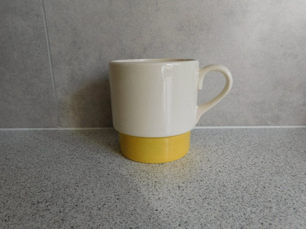 Mok Geel Crème Royco, Keramiek, Ophalen of Verzenden, Zo goed als nieuw, Overige stijlen