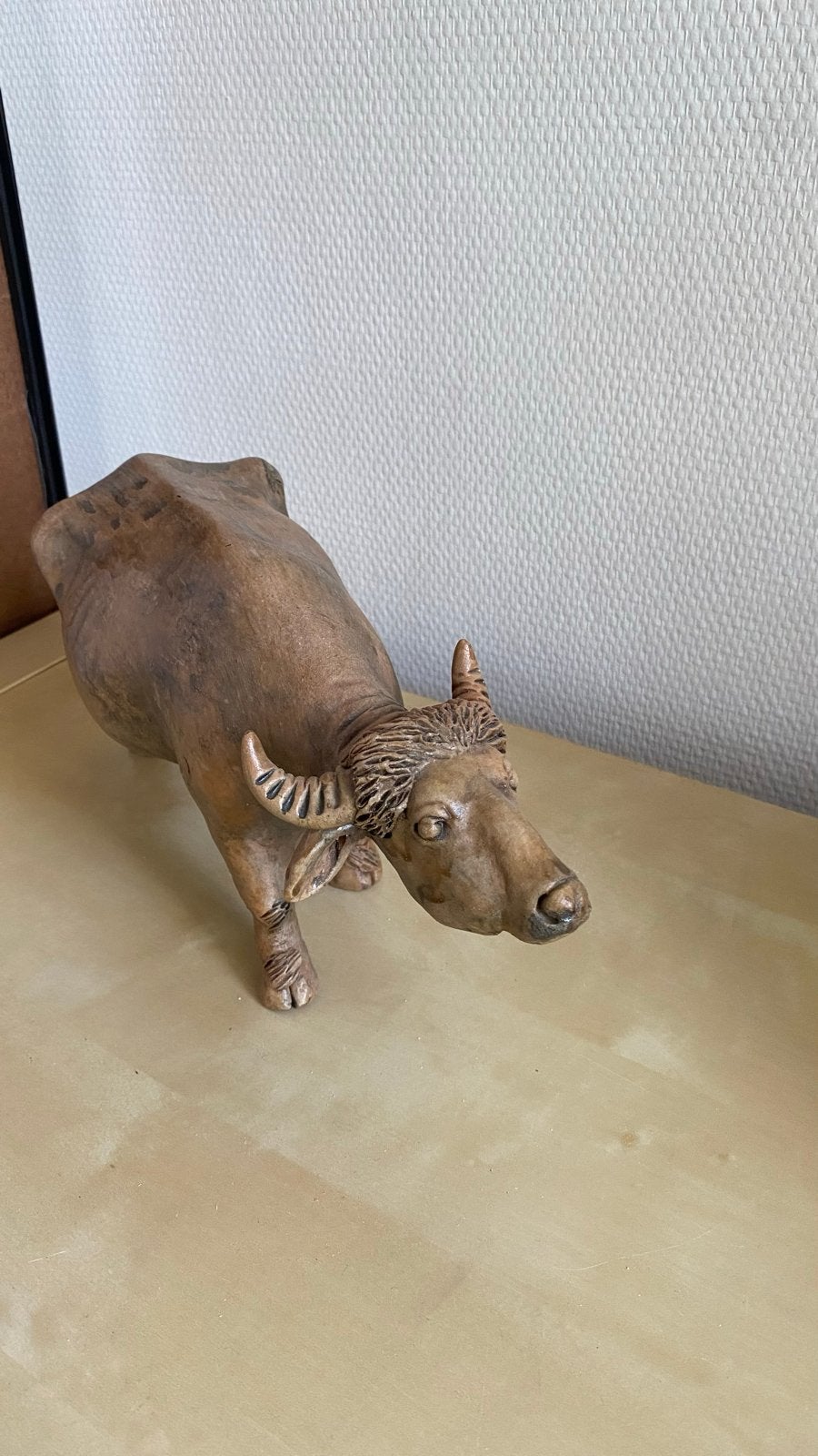 Handgemaakt beeld van een buffel - Uniek decoratiestuk, Natuurlijk materiaal, Ophalen of Verzenden, 20 - 50 cm, Beeld