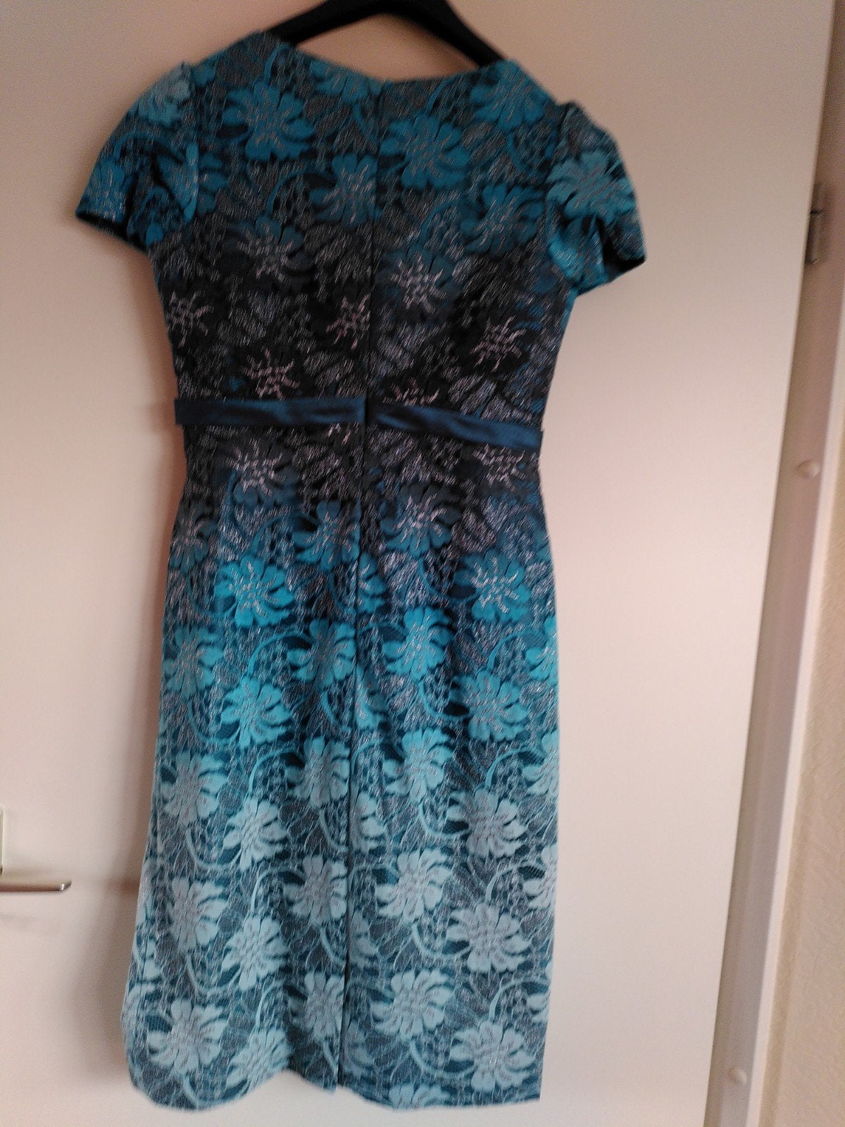 Mooie zijden jurk met bolero, bijna nieuw, maat S, Ophalen of Verzenden, Zo goed als nieuw, Maat 36 (S), Groen