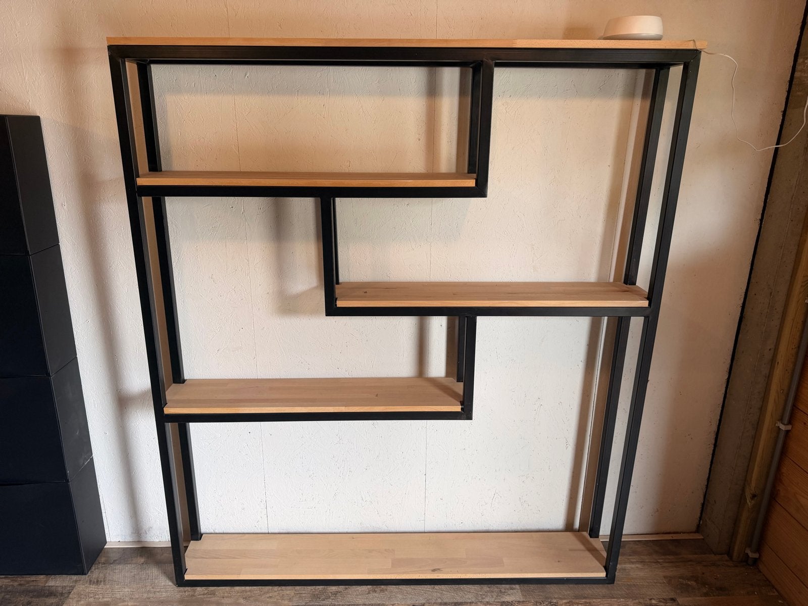 Stijlvolle Roomdivider / Open Kast - Zwart Metaal & Hout, Ophalen, Met plank(en), Gebruikt, 100 tot 150 cm