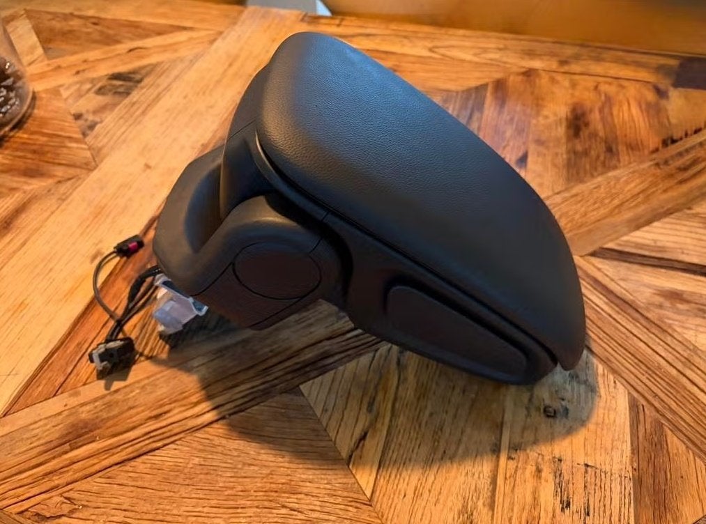 MINI F60 Countryman armsteun met oplader, Auto-onderdelen, Interieur en Bekleding, Ophalen of Verzenden, Gebruikt, Mini