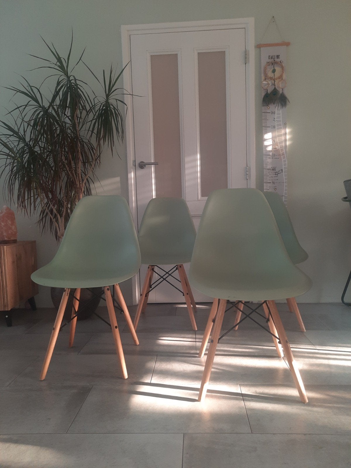 Set van 4 Eames-stijl stoelen - Lichtgroen, Huis en Inrichting, Stoelen, Ophalen, Gebruikt, Modern, Scandinavisch, Vijf, Zes of meer stoelen