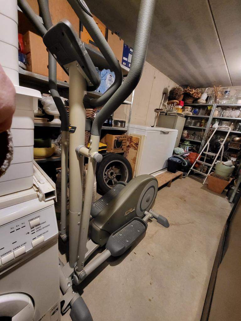 Tunturi C10 crosstrainer, zeer goede conditie, Ophalen, Zo goed als nieuw, Buik, Overige typen