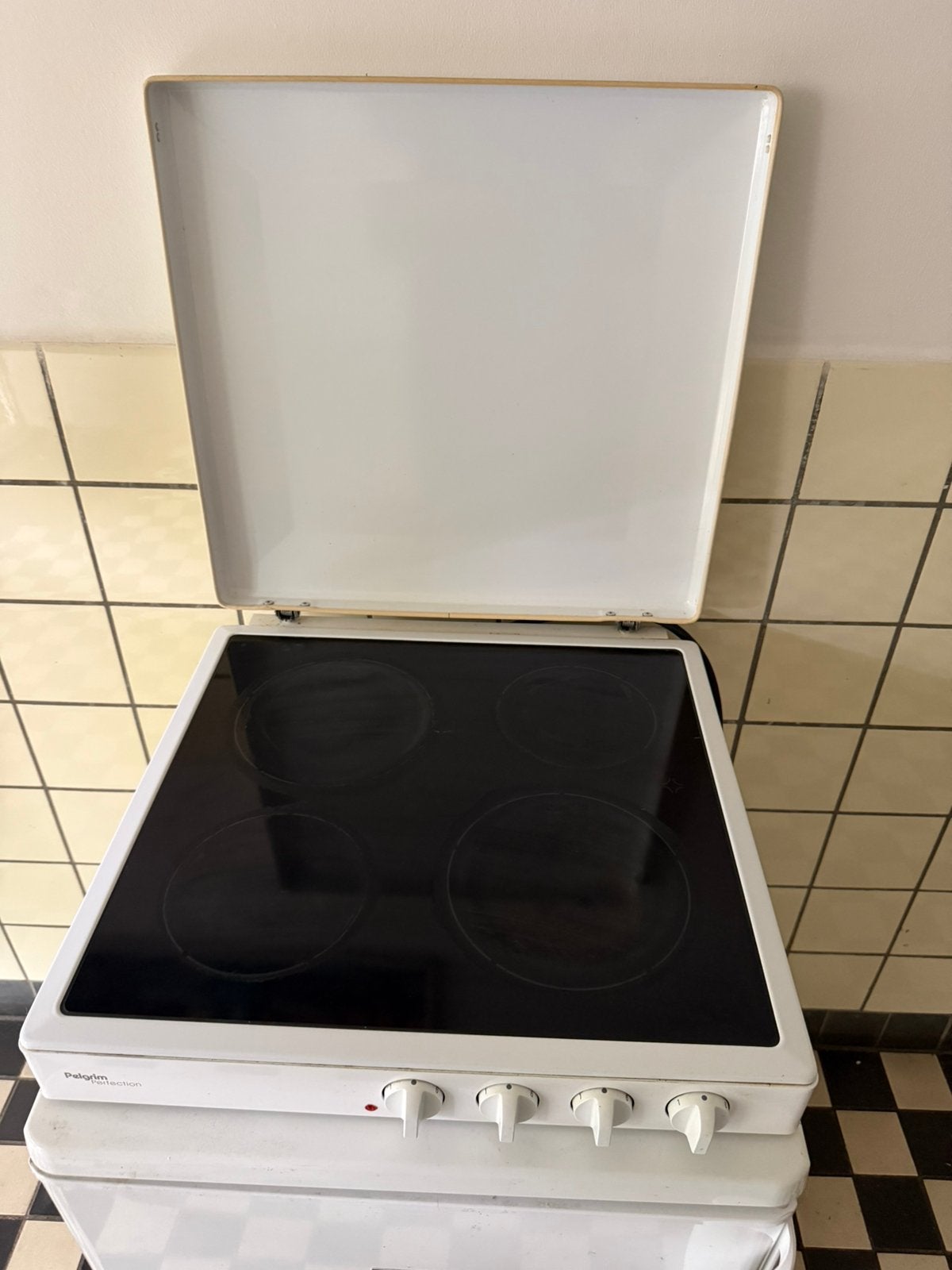 Goedwerkende Elektrische kookplaat VASTE PRIJS 150  EURO, Witgoed en Apparatuur, Kookplaten, Ophalen, 4 kookzones, Zo goed als nieuw