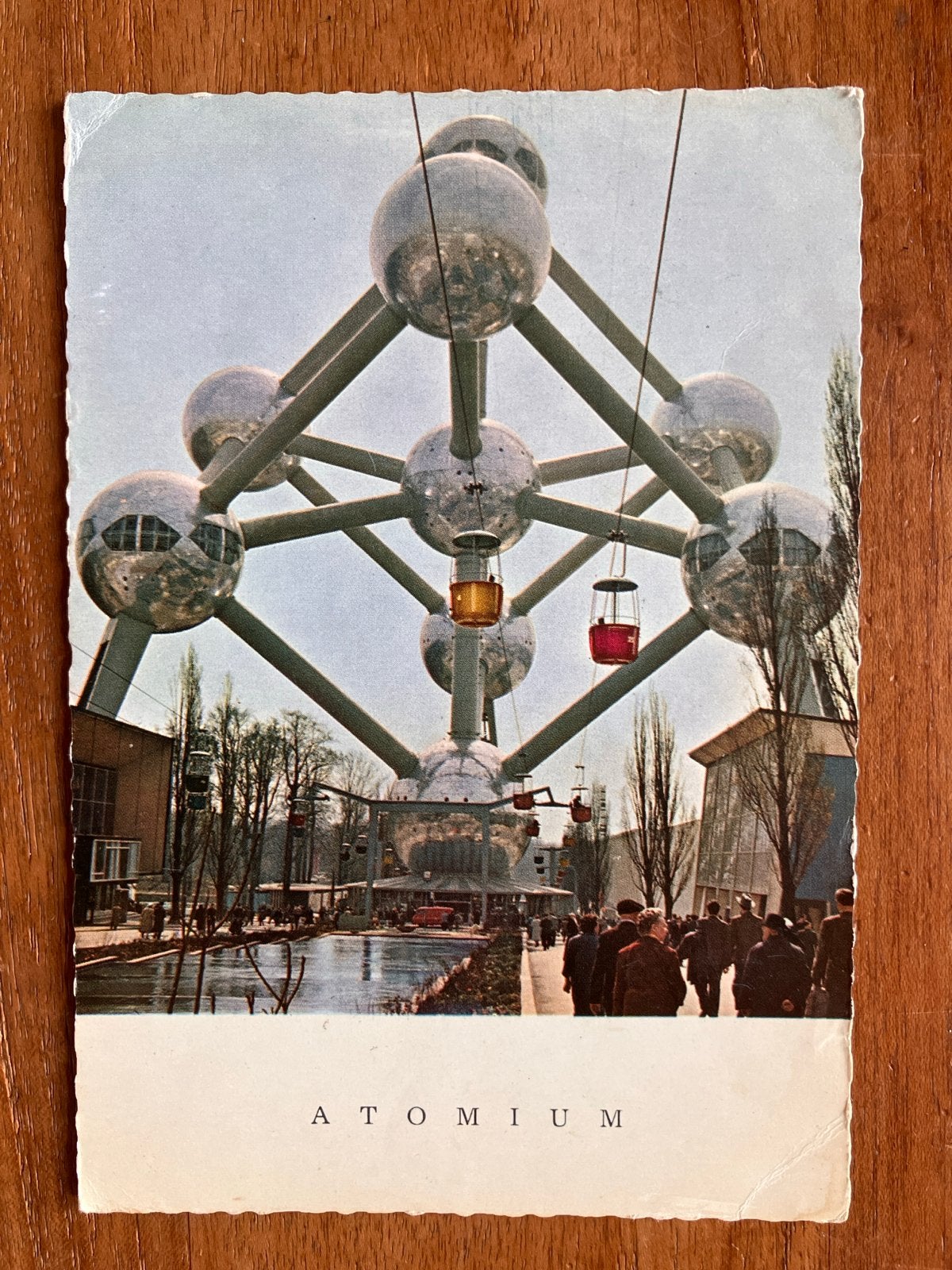 Atomium Brussel - Gestempeld in het Atomium in 1962, Ophalen of Verzenden, 1940 tot 1960, Gelopen, Gebouw