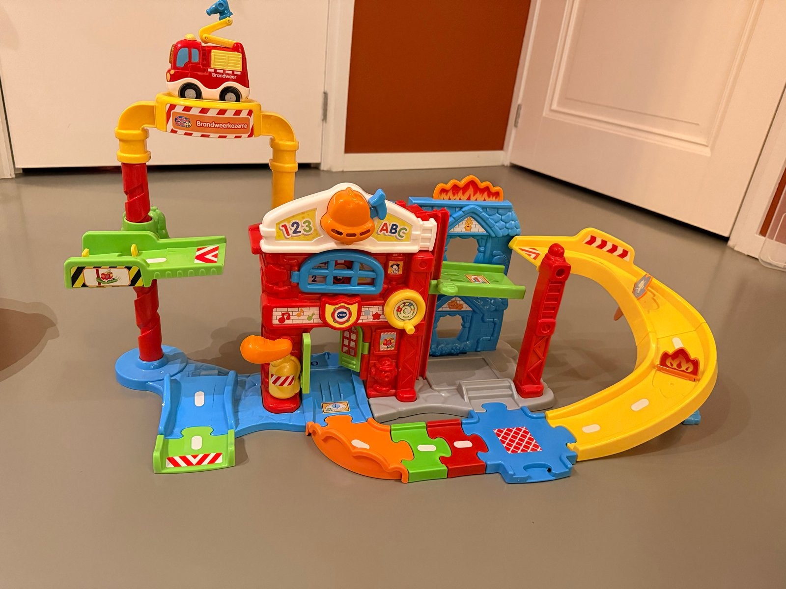 VTech Toet Toet Auto's Brandweerkazerne, Ophalen, Gebruikt, Jongen of Meisje