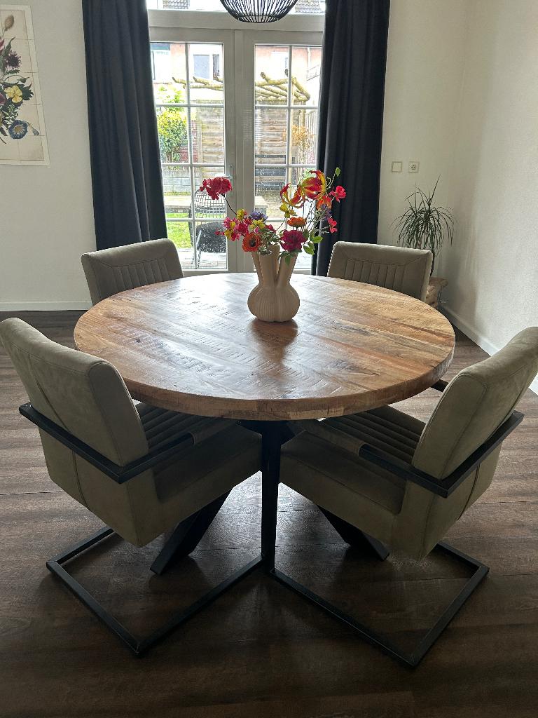 Eettafel, Huis en Inrichting, Tafels | Eettafels, Ophalen, Rond, Zo goed als nieuw, Vier personen