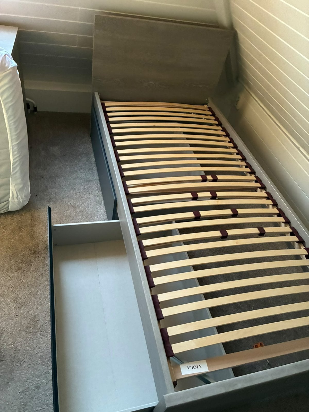 Tienerkamer grijs bed met lades, buro, nachtkastje, Huis en Inrichting, Ophalen, Gebruikt, Eenpersoons