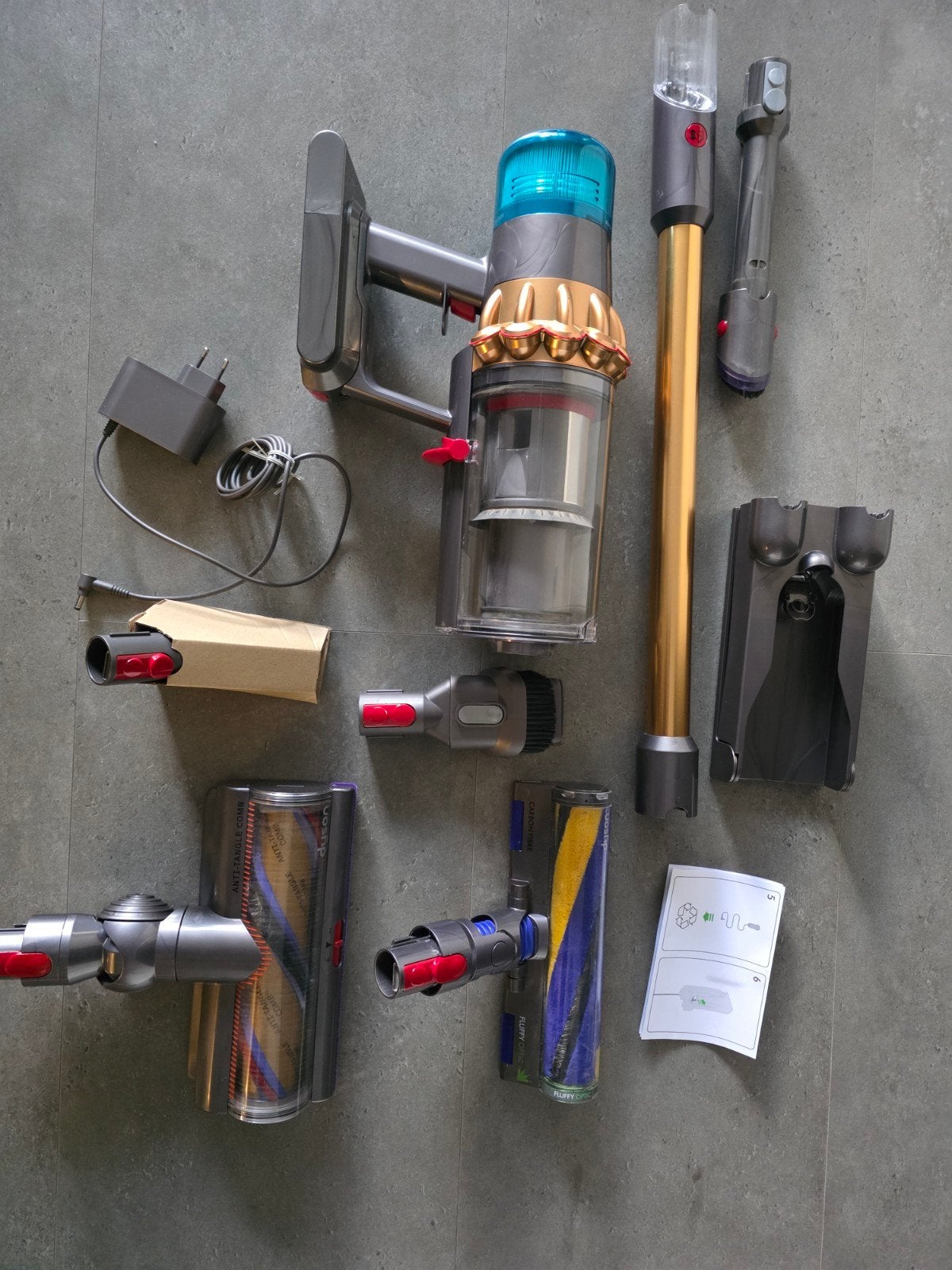 Dyson v15 detect absolute steelstofzuiger met Hepa filter, Witgoed en Apparatuur, Ophalen, Zo goed als nieuw, Dyson, Reservoir