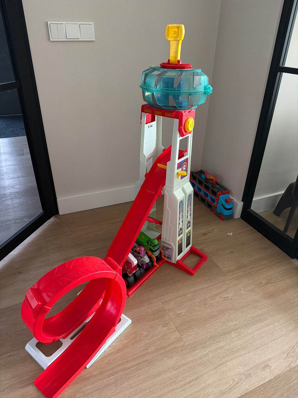 Paw Patrol Uitkijktoren met racebaan, Ophalen, Zo goed als nieuw, Jongen of Meisje