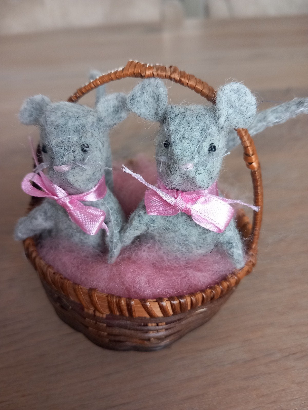 Muisjes in mandje vilt vrije school seizoenstafel, Hobby en Vrije tijd, Ophalen of Verzenden, Figuurtje(s)