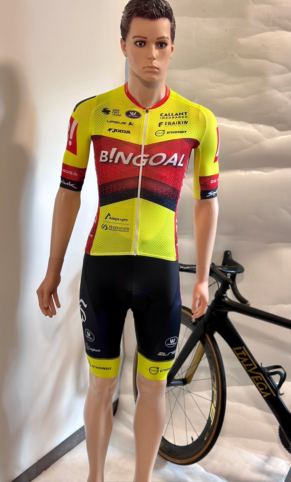 Wielrenkleding wielrenbroek wielrenshirt maat M Vermarc, Fietsen en Brommers, Fietsaccessoires | Fietskleding, Ophalen of Verzenden