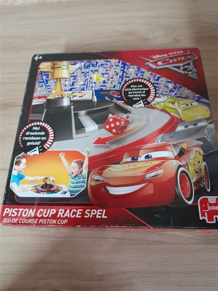 Disney cars 3 - piston cup race spel - s4627, Verzenden, Zo goed als nieuw