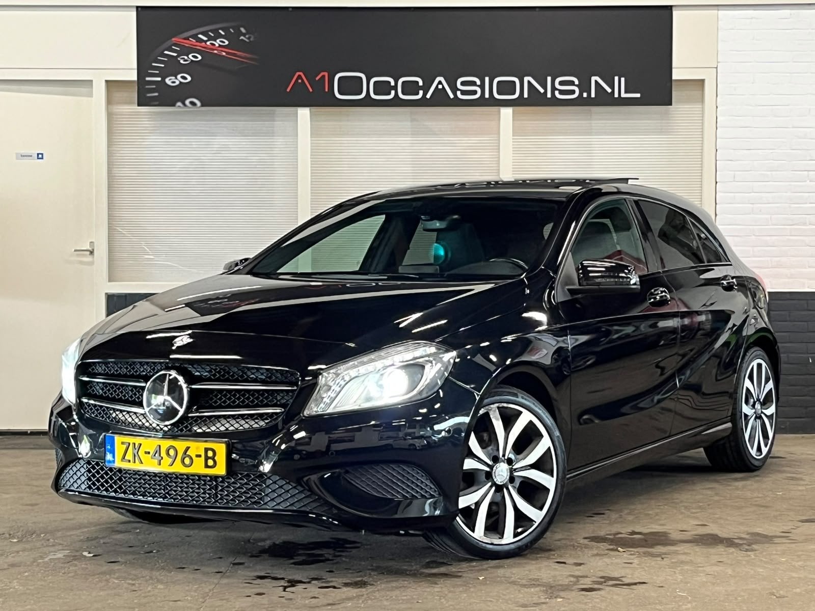 Mercedes-Benz A-Klasse 200 Prestige PANODAK!, Gebruikt, Zwart, 1595 cc, Bedrijf