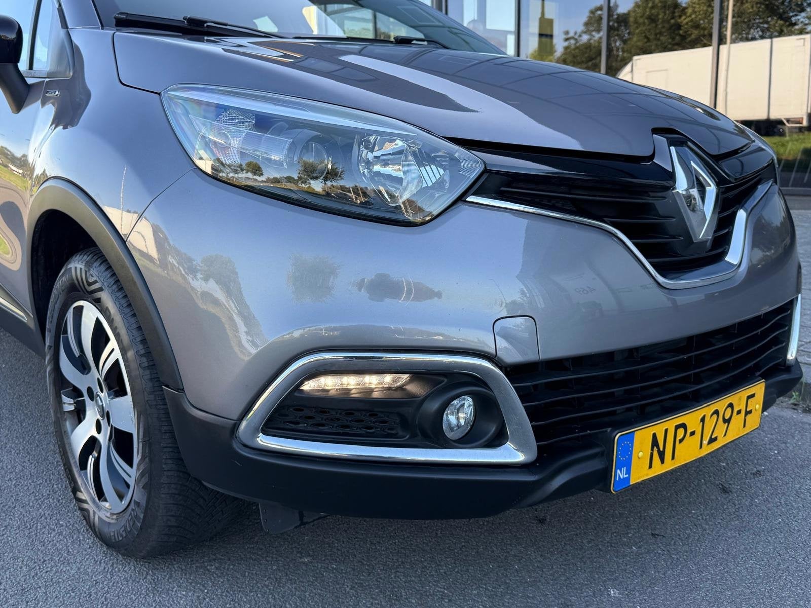 Foto 2 van Renault Captur 0.9 TCe Limited/Navi/bluetooth/airco/Cruise/t