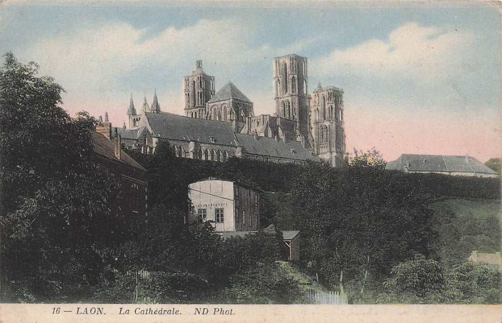 702-333-027 Laon La Cathedrale, Verzenden, Voor 1920, Frankrijk