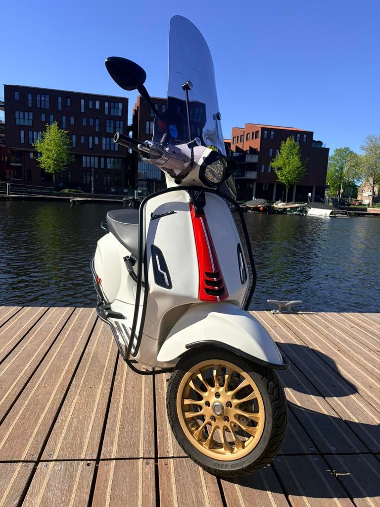 Full option vespa sprint BROM E5 alarm racing sixties, Fietsen en Brommers, Scooters | Vespa, Zo goed als nieuw, Vespa S, Benzine