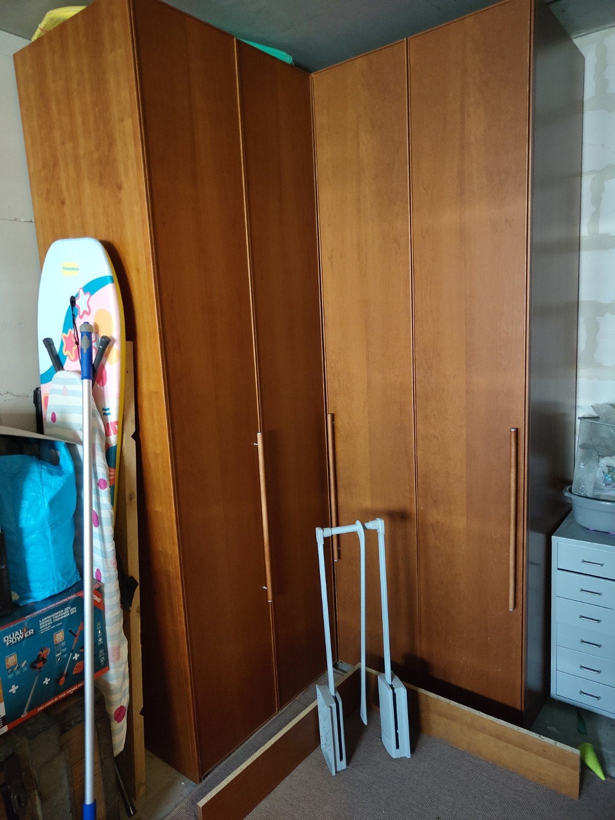 Stevige hoekkast 145x145 met hang en leg, Ophalen, Met deur(en), Gebruikt, 100 tot 150 cm