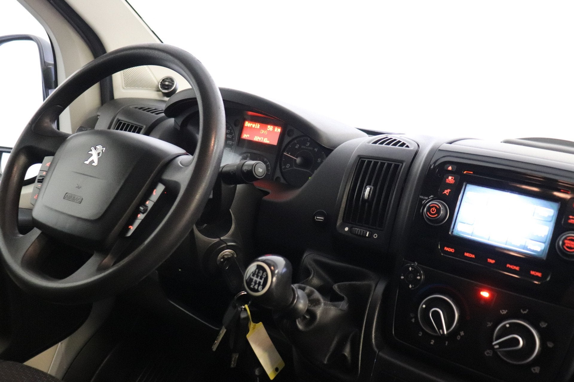 Peugeot Boxer 330 2.2 HDI Dubbel Cabine - Airco - Cruise - T, Voorwielaandrijving, Euro 5, Zwart, 4 cilinders