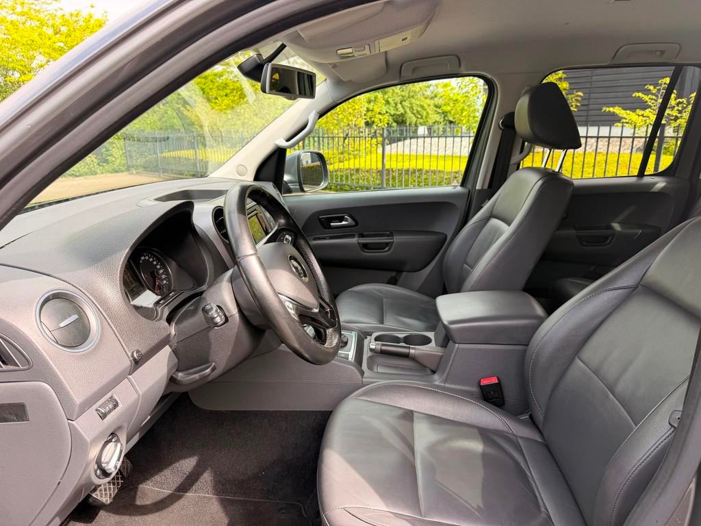 Volkswagen Amarok 2.0 TDI 180PK Highline AUTOMAAT DUBBEL-CAB, Auto's, Euro 5, Achterwielaandrijving, Gebruikt, Zwart
