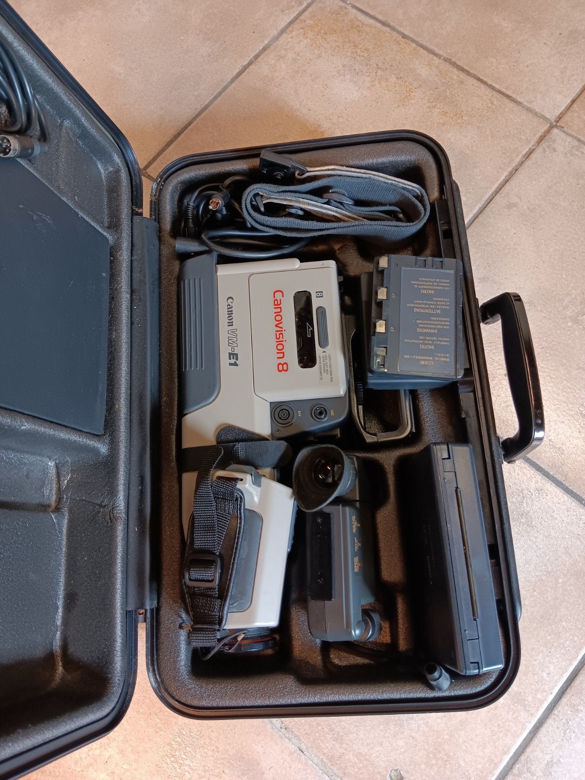 Video 8 camera Canon Canovision 8 VM-E1  met accessoires, Audio, Tv en Foto, Videocamera's Analoog, Ophalen, 8mm, Camera