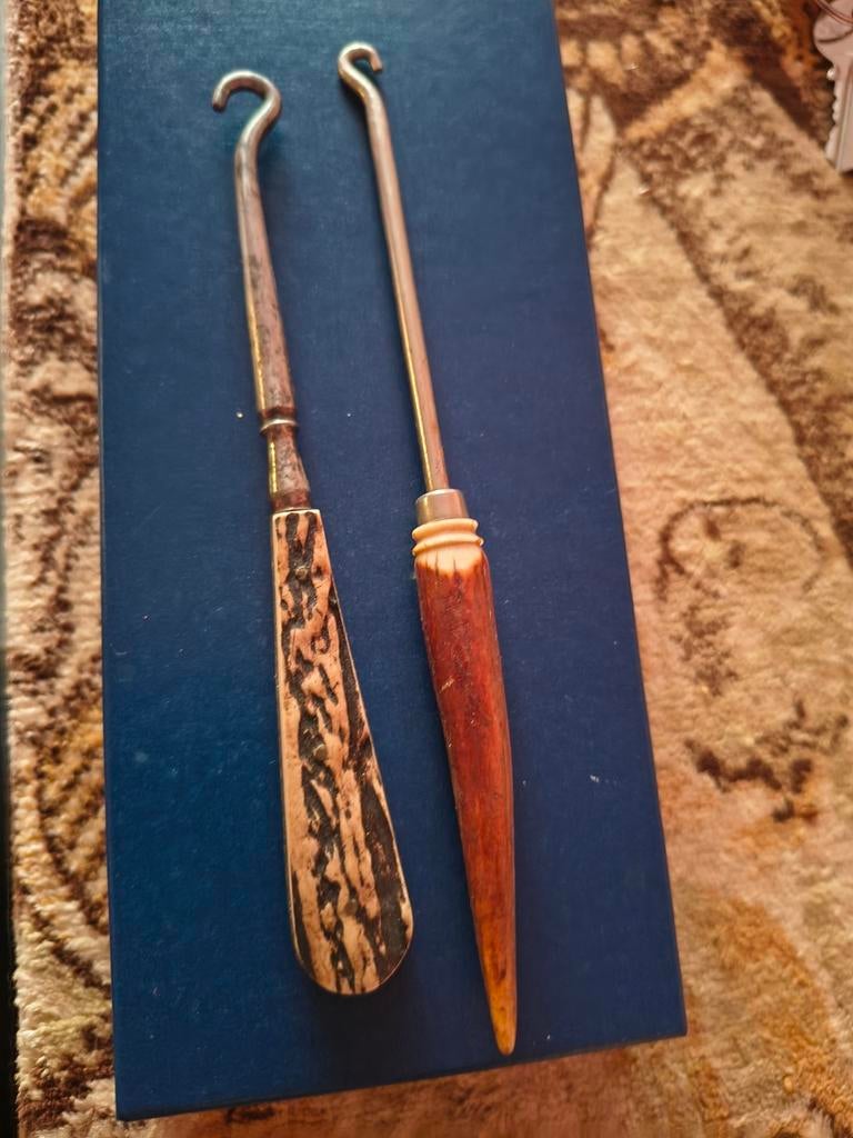 Antieke schoenlepel en knopenhaak met hertshoorn handvat, Antiek en Kunst, Ophalen of Verzenden