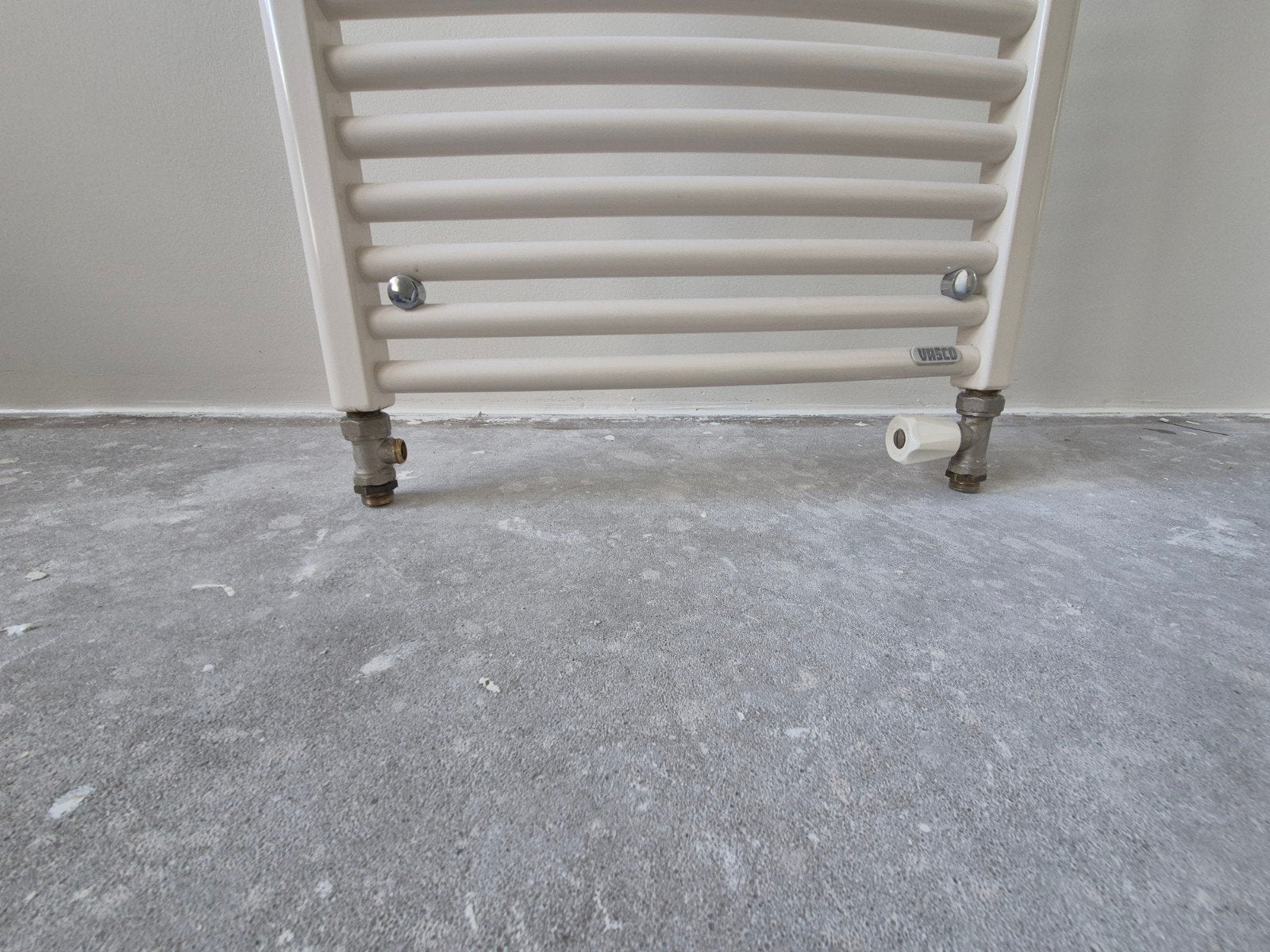 Handdoekenradiator kleur Pergamon, Doe-het-zelf en Verbouw, Ophalen, Gebruikt, Radiator, Minder dan 60 cm