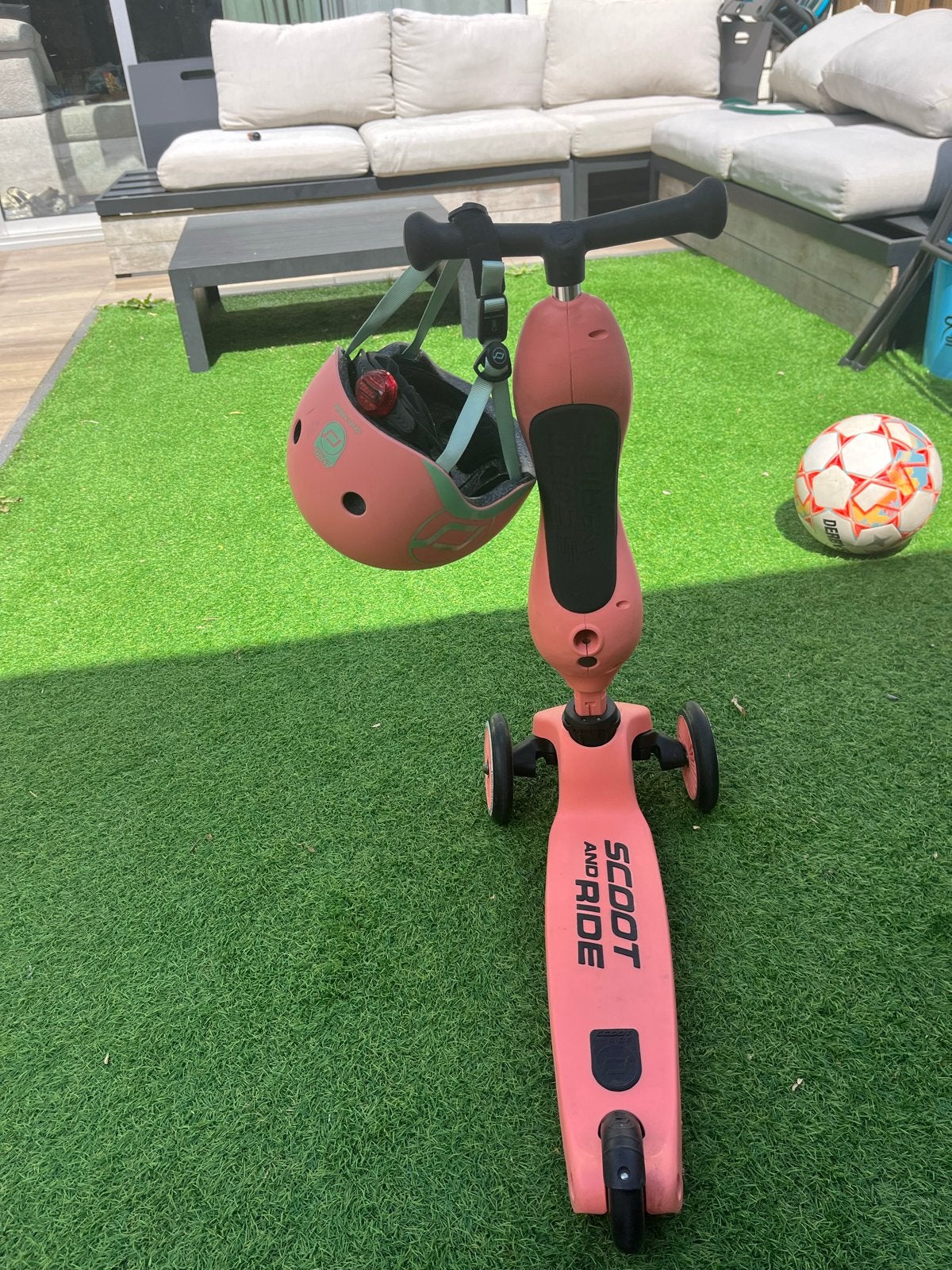 Scoot & Ride Highwaykick 1 step Peach met helm, Ophalen, Zo goed als nieuw