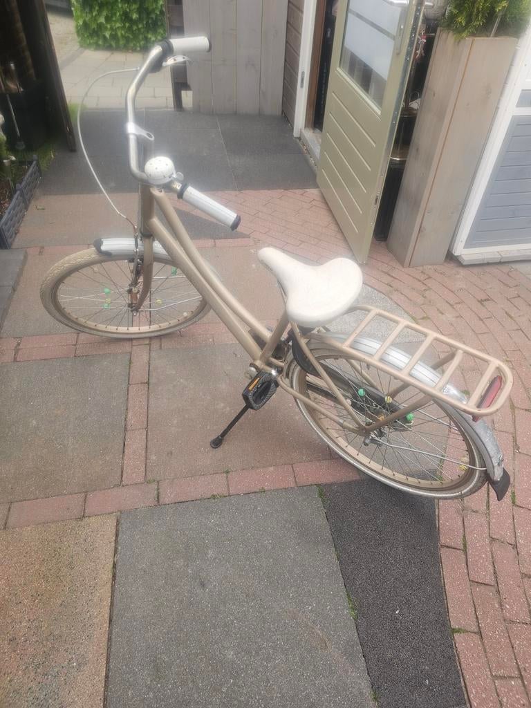 Gratis beige 24 inch fiets met sleutel, Ophalen, Gebruikt, 24 inch