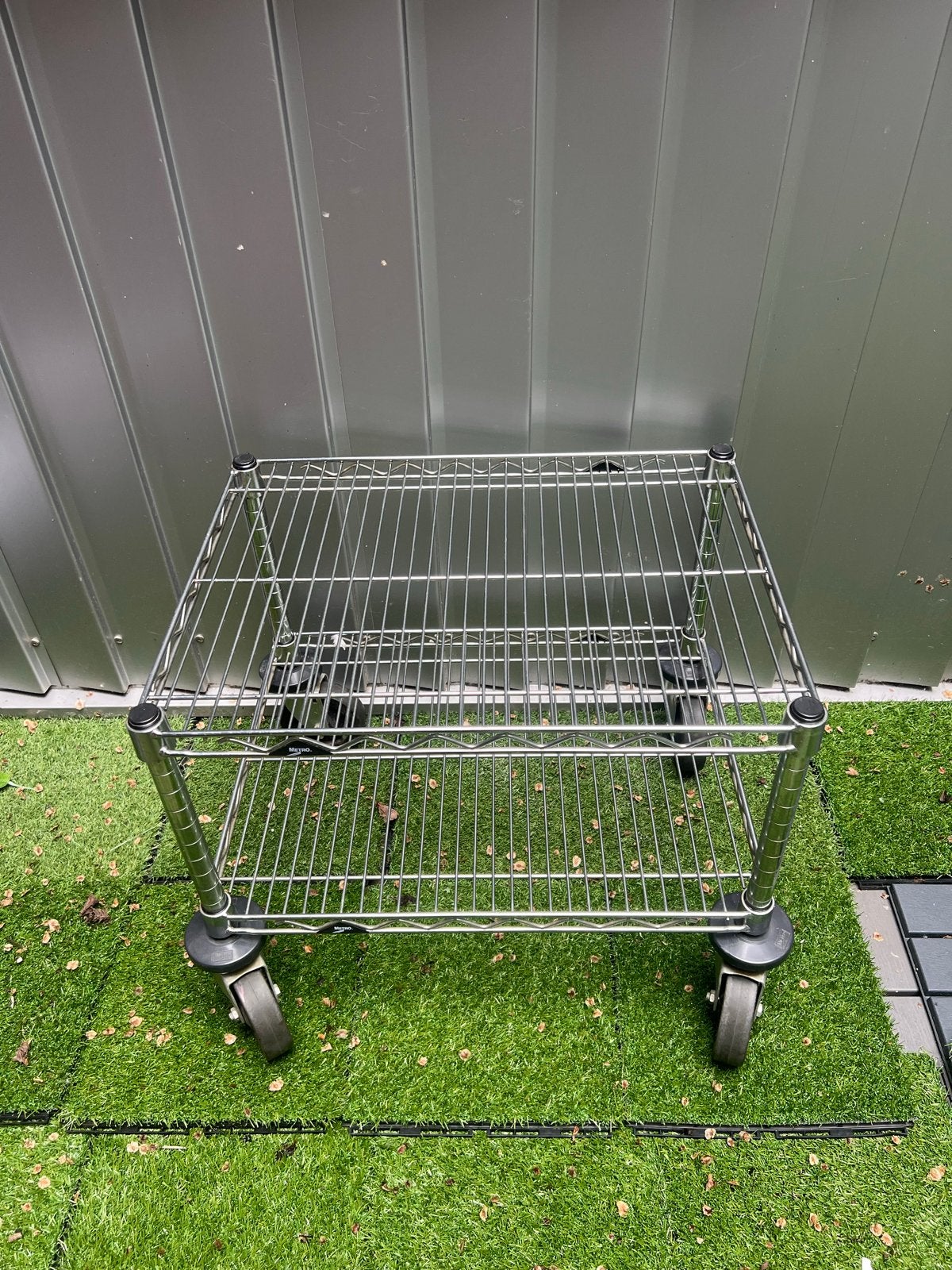 Verrijdbaar metalen rek met twee niveaus, Ophalen of Verzenden, Gebruikt