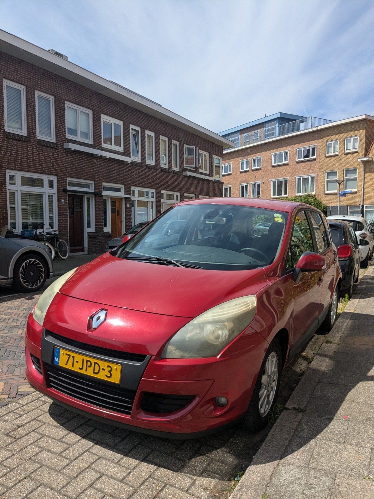 Renault Scénic 1.4 TCE 96KW 2009 Rood, Voorwielaandrijving, Stof, 4 cilinders, 75 €/maand