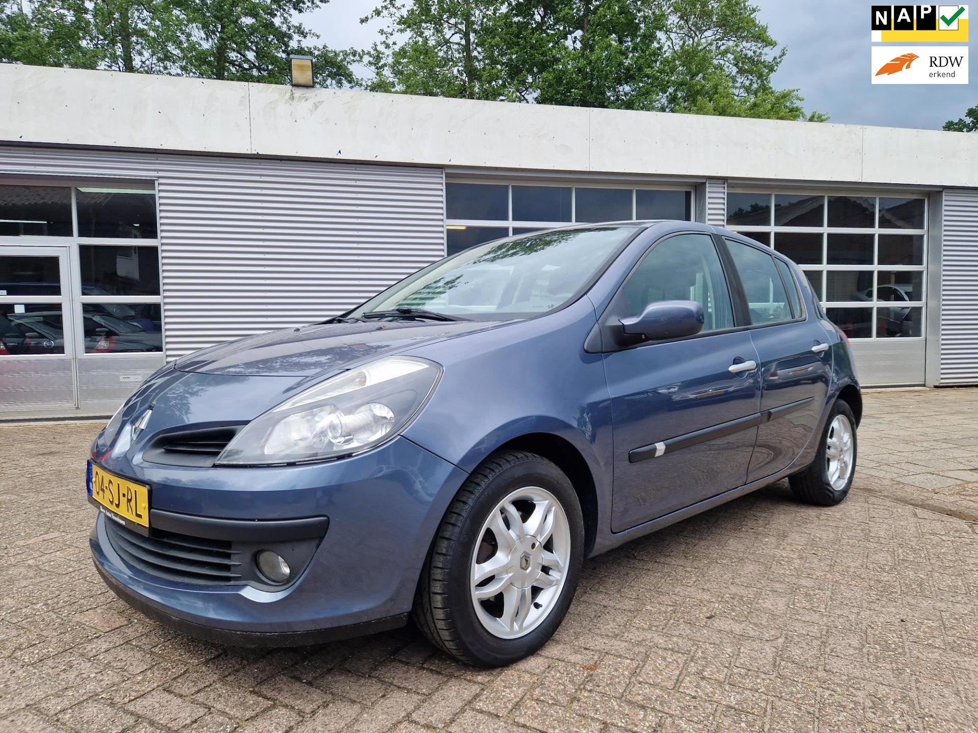 Renault Clio 1.4-16V Team Spirit, Auto's, Voorwielaandrijving, Zwart, 4 cilinders, Blauw