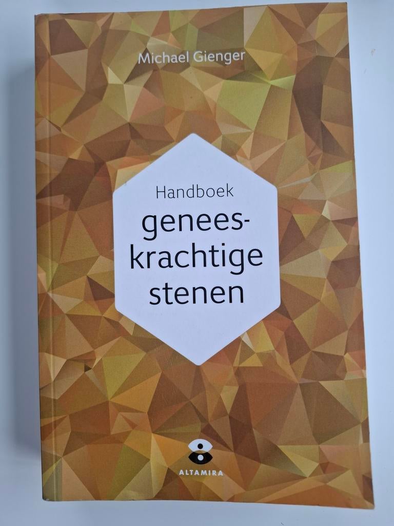 Handboek geneeskrachtige stenen - Michael Gienger, Boeken, Spiritualiteit algemeen, Ophalen of Verzenden, Instructieboek, Michael Gienger