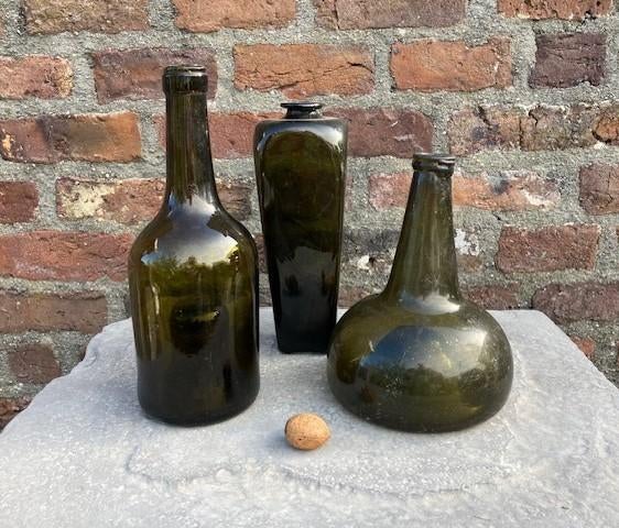 antieke glazen kattekopfles, kelderfles, wijnfles 17de-18de, Ophalen of Verzenden