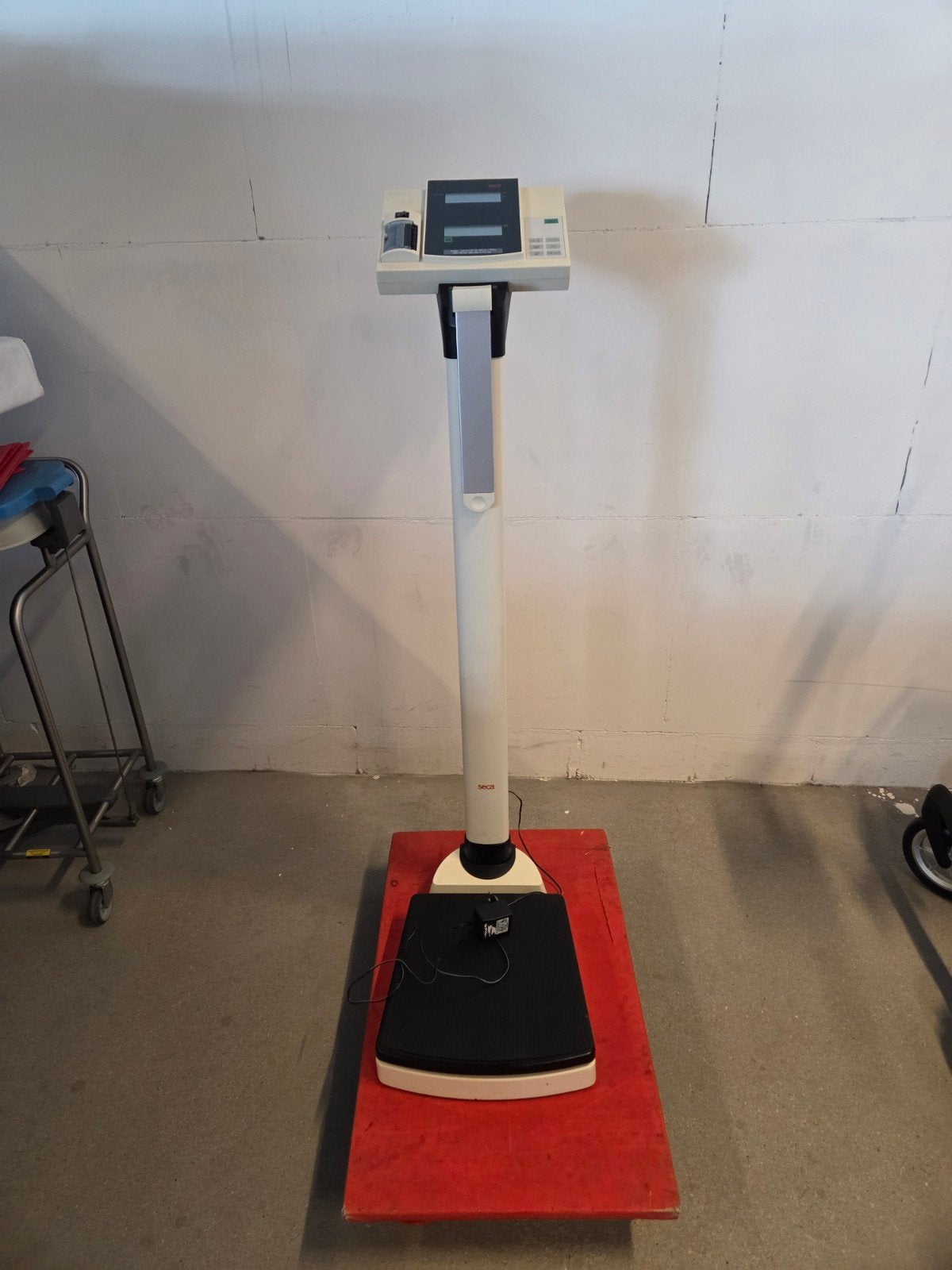 SECA 764 vloer weegschaal / kolom weegschaal, Witgoed en Apparatuur, Weegschalen, Ophalen, Gebruikt, 1 tot 500 gram
