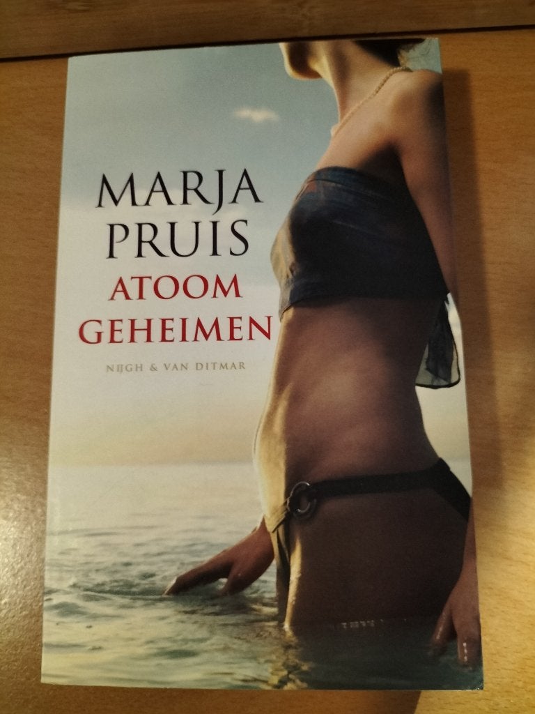 Atoomgeheimen - Marja Pruis (roman), Boeken, Gelezen, Marja Pruis, Ophalen of Verzenden, Nederland