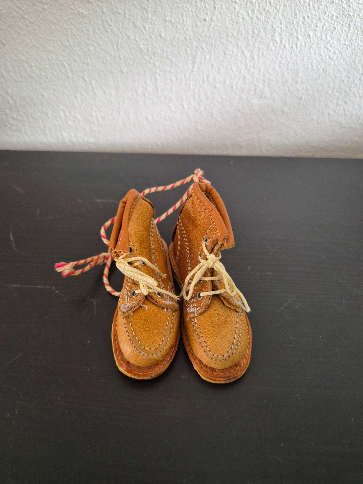 Miniatuur schoentjes - decoratie/sleutelhanger, Verzamelen, Ophalen of Verzenden, Gebruikt
