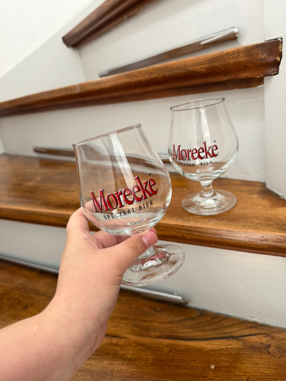 2x Moreeke speciaal bierglas, Verzamelen, Ophalen of Verzenden, Zo goed als nieuw, Glas of Glazen, Overige merken