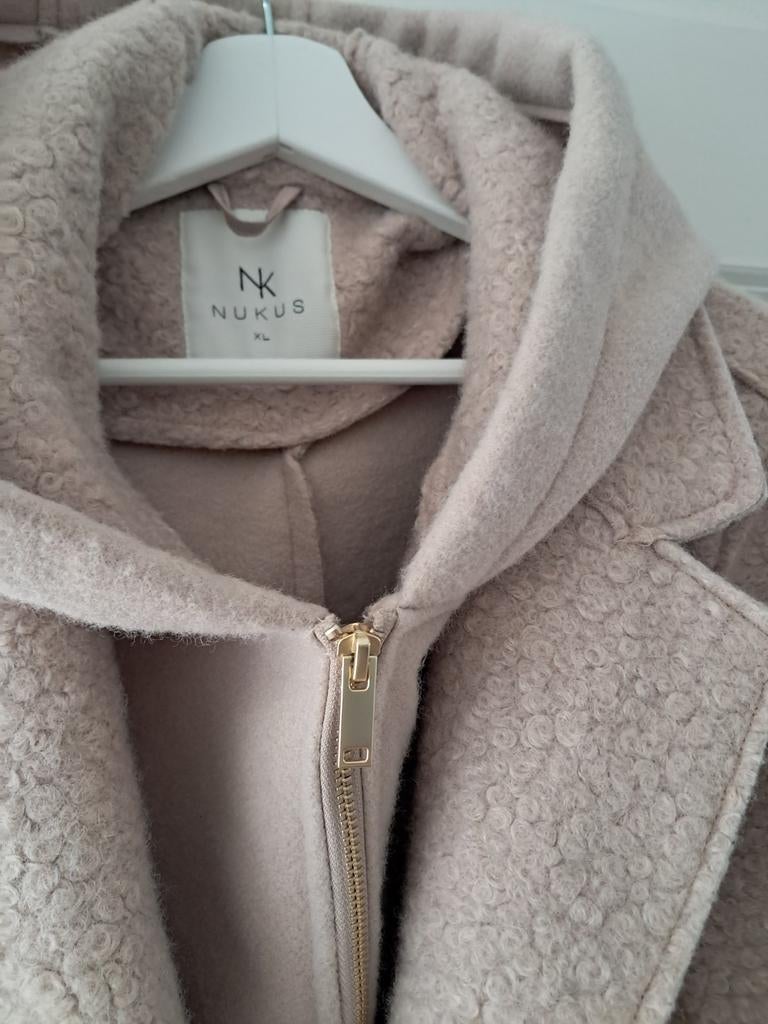 Nukus dames jas, erg mooi en leuk!!, Kleding | Dames, Jassen | Winter, Ophalen of Verzenden, Zo goed als nieuw, Maat 42/44 (L)