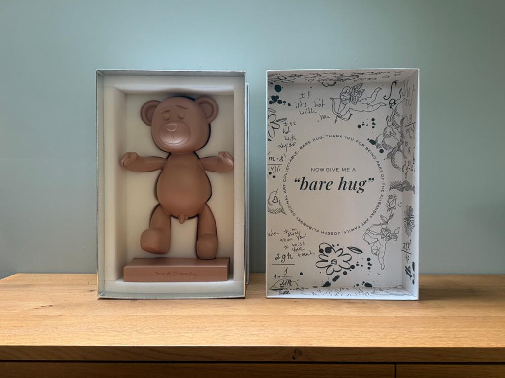 Joseph Klibansky | Bear Hug | Sahara Sands | Nieuw | 57/500, Ophalen of Verzenden, Handgemaakt, 20 - 50 cm, Beeld