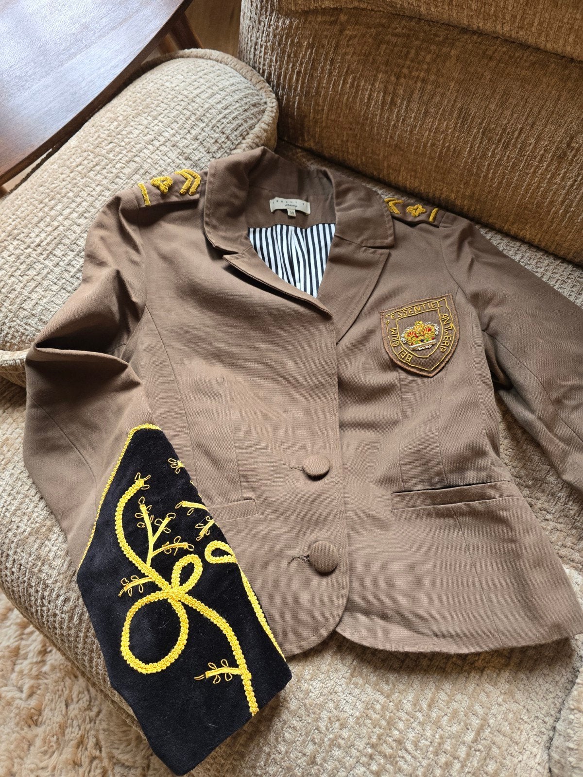 Essential Antwerp kaki groen military jasje, maat 36/S, Essential Antwerp, Ophalen of Verzenden, Zo goed als nieuw, Maat 36 (S)