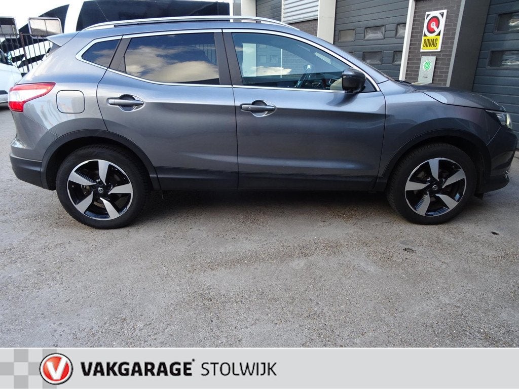 Nissan Qashqai 1.2 N-Vision, Panorama Dak, Trekhaak, Nw dist, Voorwielaandrijving, Gebruikt, 4 cilinders, 116 pk